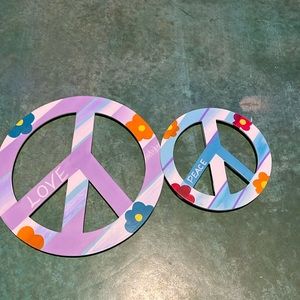 Peace sign wall decor